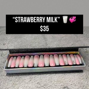 “Strawberry Milk” 🥛💞
$35/w sparkly magnetic box